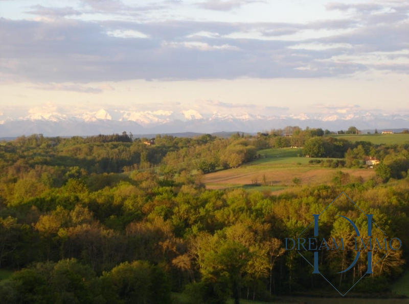 Maison - 420 m² - 11 pièces