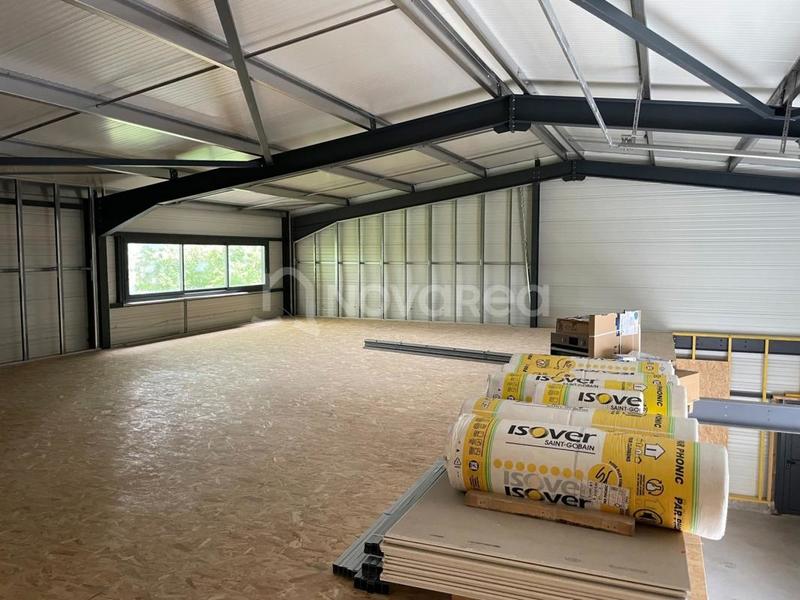 Local commercial - 200 m² - 1 pièce