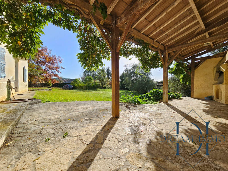 Maison - 380 m² - 14 pièces