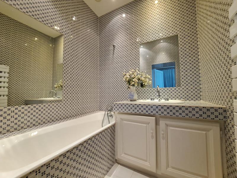 Maison - 665 m² - 20 pièces