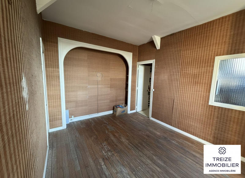 Maison - 280 m² - 7 pièces