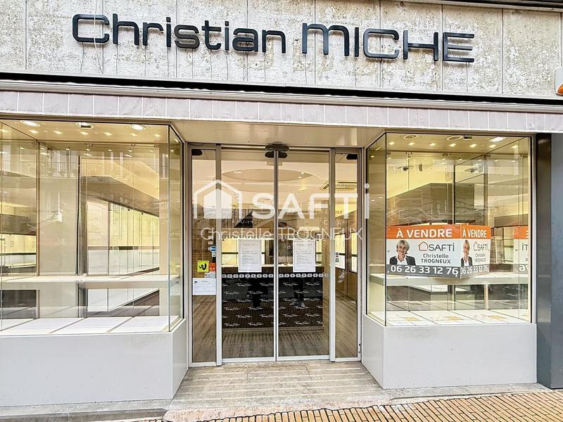 Local commercial - 92 m² - 4 pièces