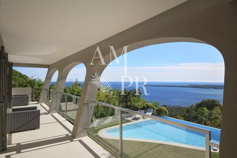 Villa - 300 m² - 6 pièces