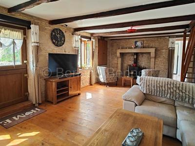 Maison en pierre - 211 m² - 9 pièces