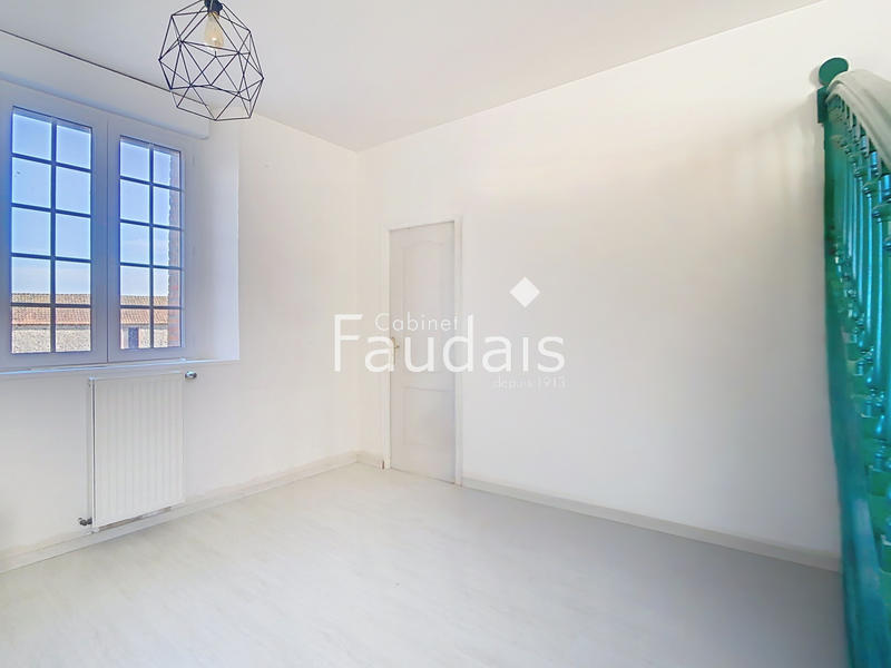 Maison - 382 m² - 13 pièces