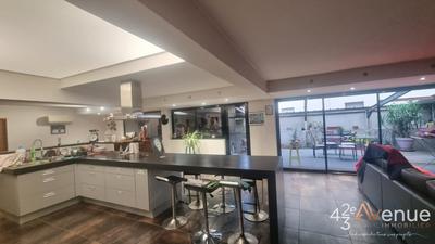 Appartement - 270 m² - 5 pièces