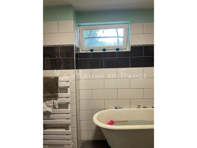 Maison - 300 m² - 12 pièces