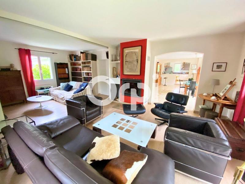 Maison - 203 m² - 7 pièces