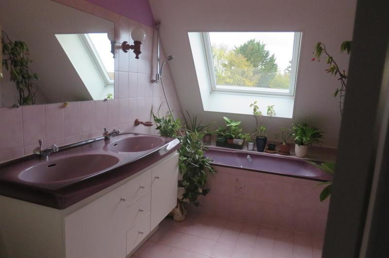 Maison - 180 m² - 9 pièces