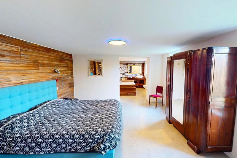 Demeure - 256 m² - 8 pièces