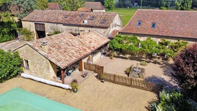 Maison en pierre - 232 m² - 7 pièces