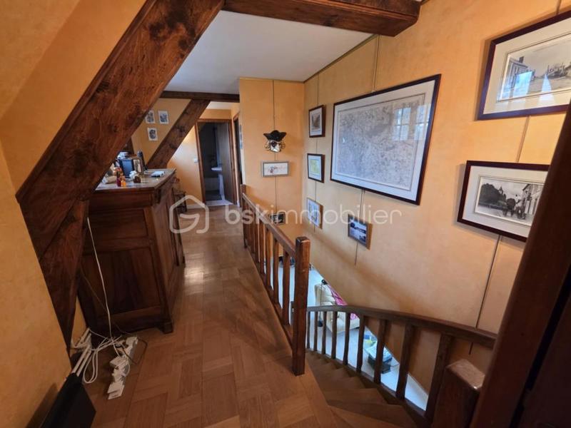 Maison traditionnelle - 142 m² - 5 pièces