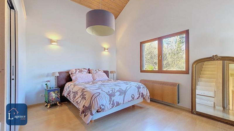 Maison - 262 m² - 8 pièces