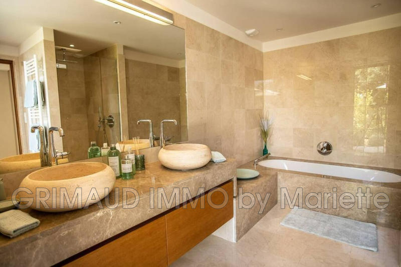 Villa - 306 m² - 7 pièces