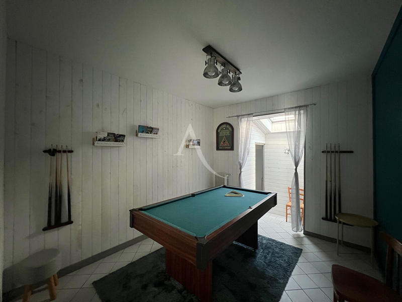 Maison - 168 m² - 9 pièces