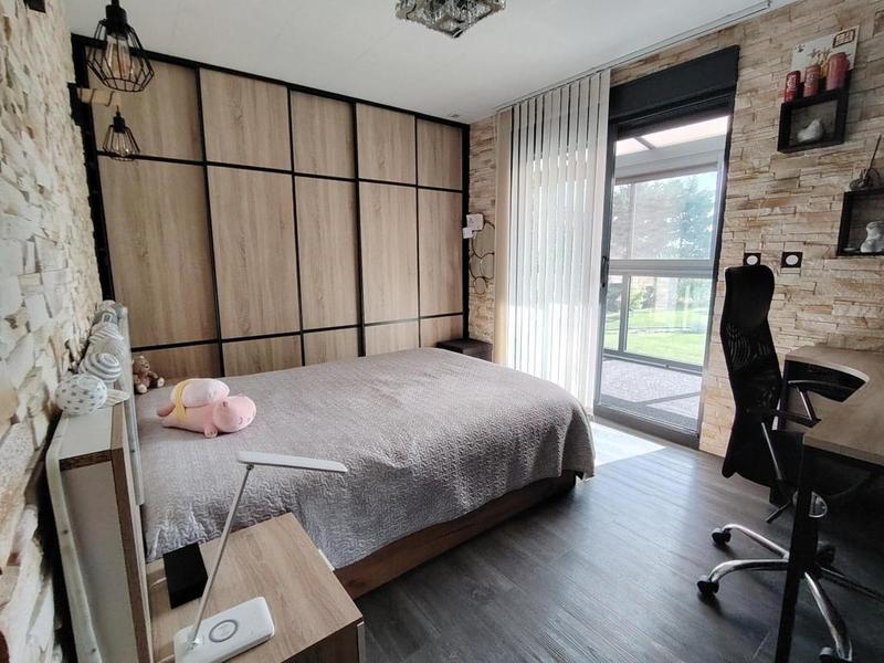 Maison - 205 m² - 10 pièces