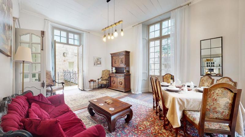 Appartement - 143 m² - 6 pièces