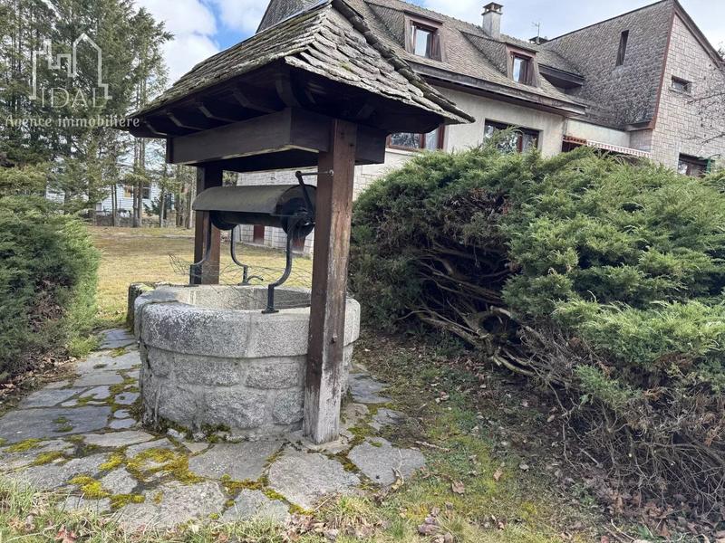 Maison - 272 m² - 11 pièces