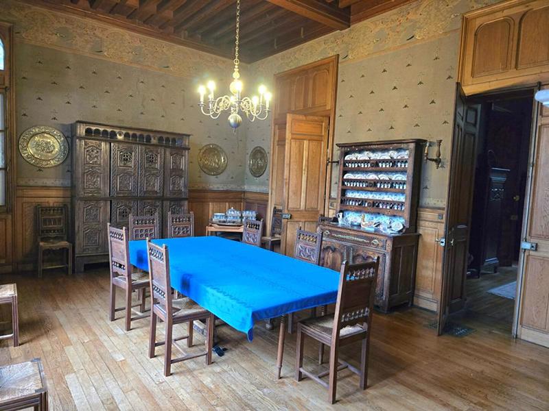 Demeure - 417 m² - 12 pièces