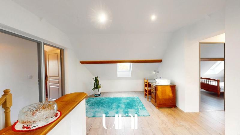 Maison - 247 m² - 7 pièces