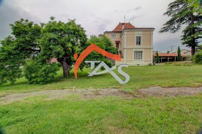 Maison - 374 m² - 10 pièces