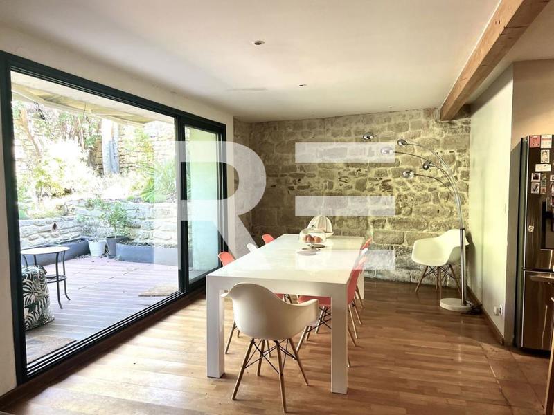 Maison - 196 m² - 8 pièces