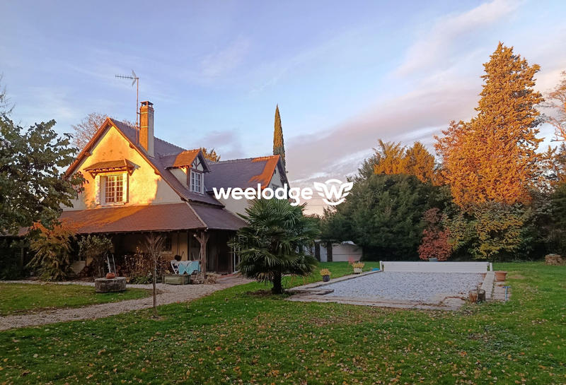 Maison - 239 m² - 10 pièces