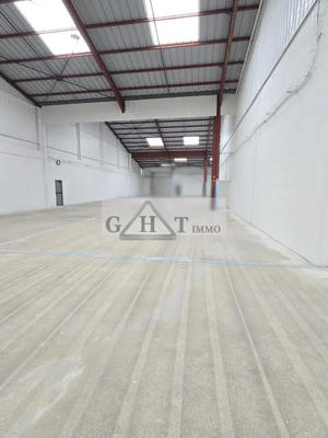 Entrepôt - 5 524 m²