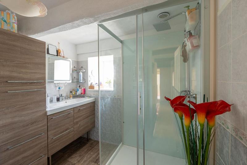 Maison - 196 m² - 7 pièces