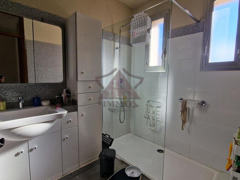 Maison - 240 m² - 9 pièces