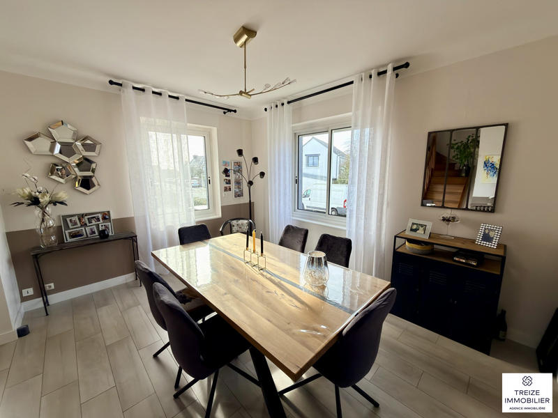 Maison traditionnelle - 196 m² - 6 pièces