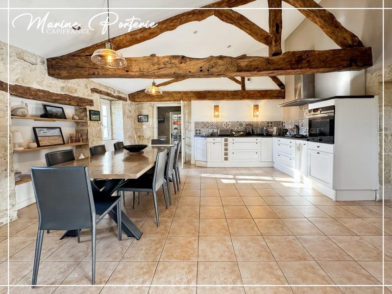 Propriété - 380 m² - 8 pièces