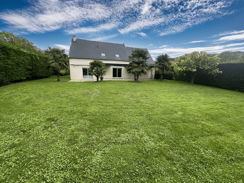 Maison traditionnelle - 174 m² - 7 pièces