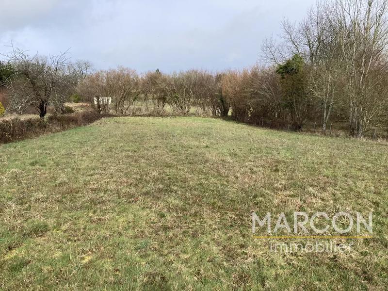 Terrain constructible - 1 868 m²