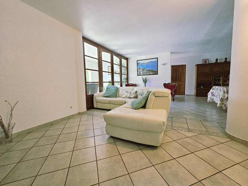 Maison - 177 m² - 7 pièces