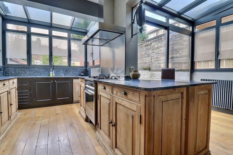 Maison - 186 m² - 6 pièces