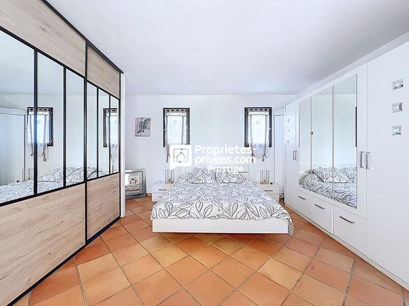 Maison - 185 m² - 5 pièces