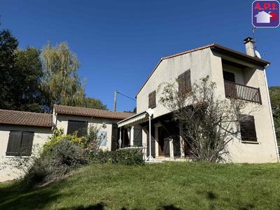 Maison - 136 m² - 6 pièces