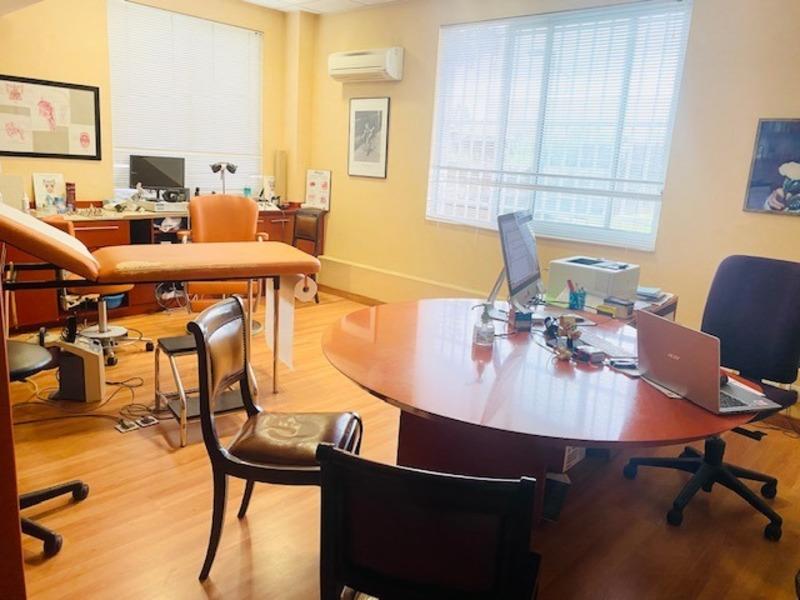 Local commercial - 331 m² - 25 pièces