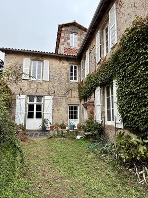 Maison - 176 m² - 8 pièces