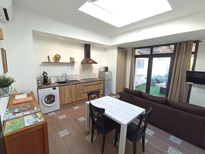 Maison - 210 m² - 9 pièces