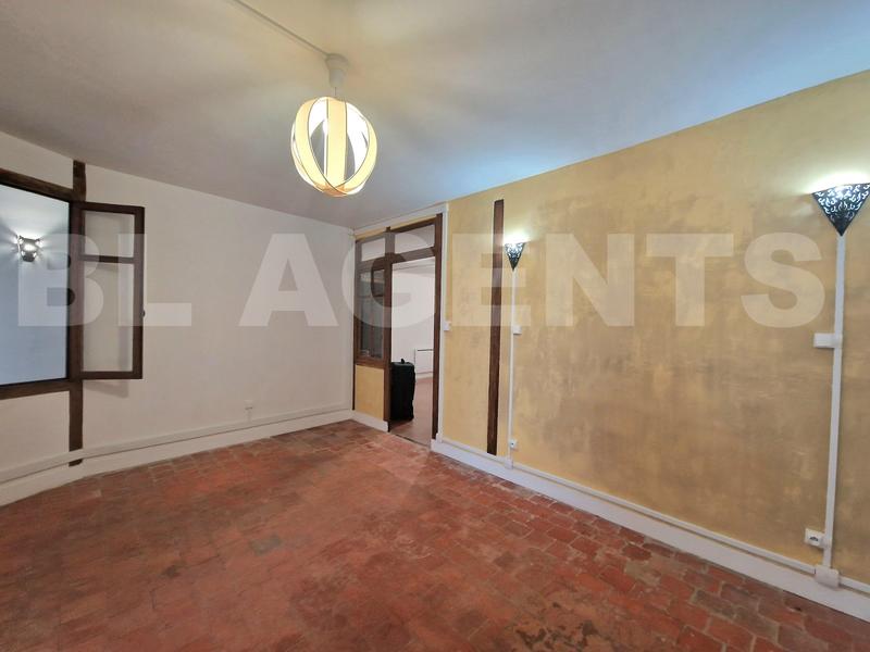 Maison - 220 m² - 8 pièces