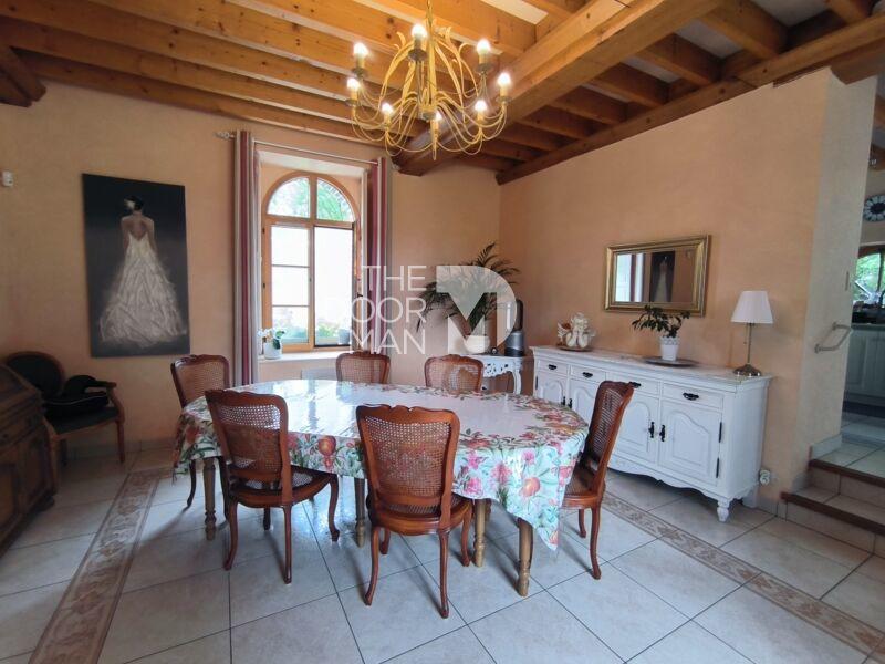 Propriété - 297 m² - 13 pièces