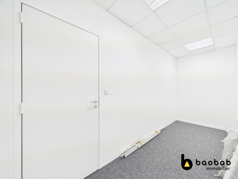Bureau - 251 m²