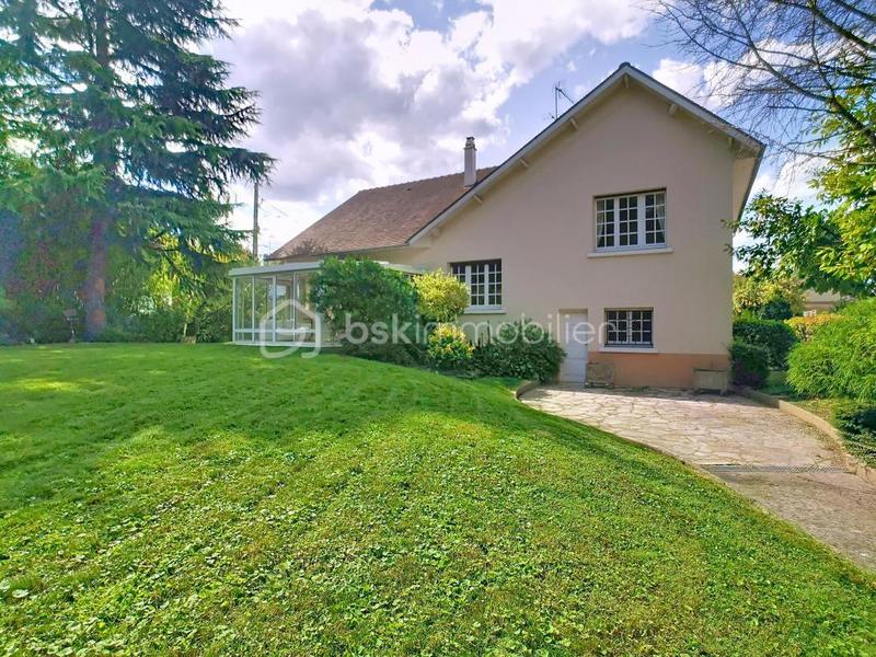 Maison - 207 m² - 6 pièces