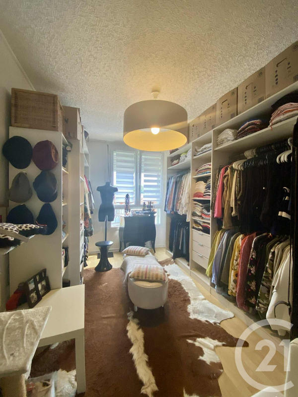 Appartement - 85 m² - 5 pièces