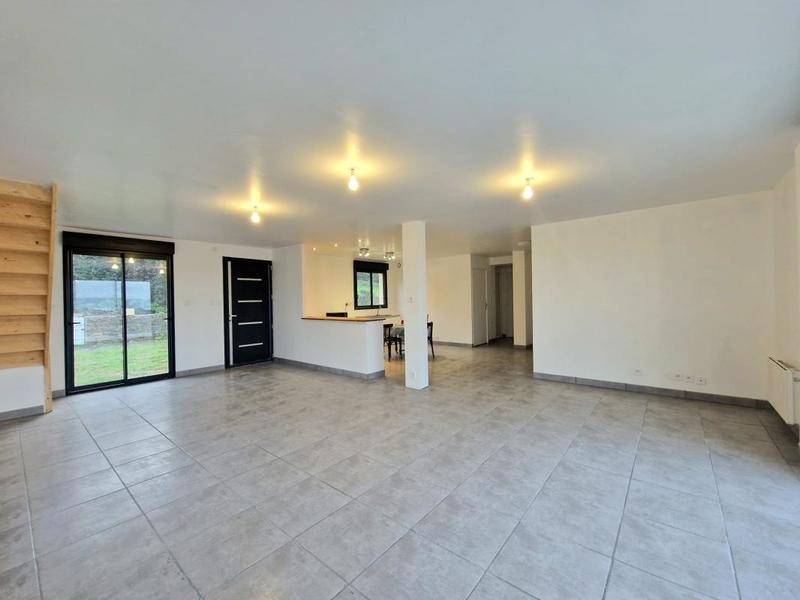 Maison traditionnelle - 247 m² - 12 pièces