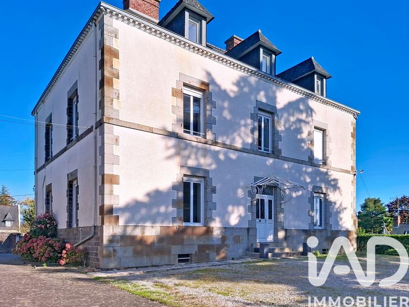 Maison - 317 m² - 11 pièces