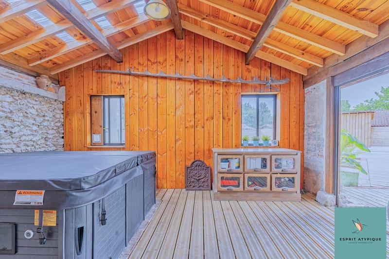 Demeure - 360 m² - 7 pièces