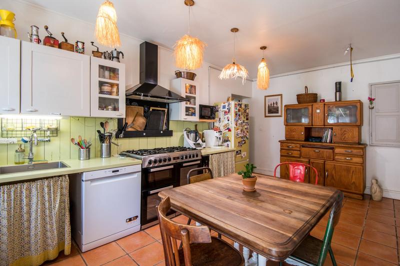 Maison - 425 m² - 12 pièces